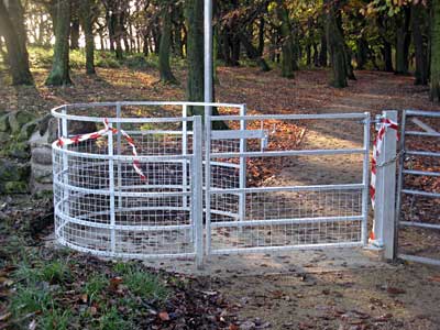 Gate